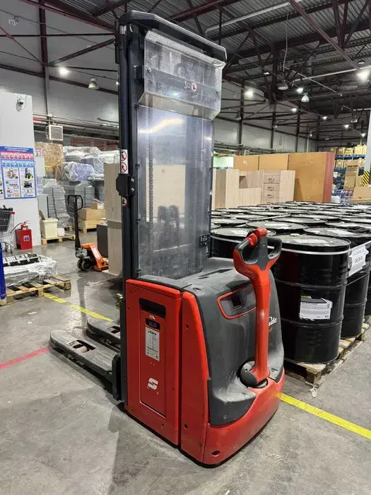 Электрический штабелёр Linde L14, 2022 г., Li-ion, отличное состояние